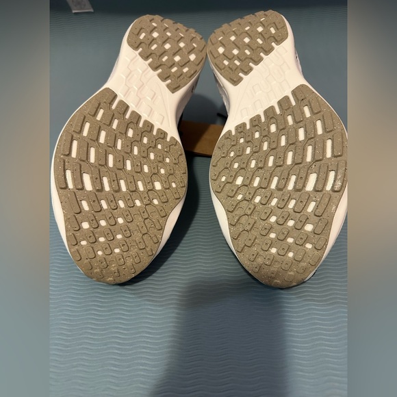 New men’s Nike, sneakers size 8,5 - Picture 4 of 5